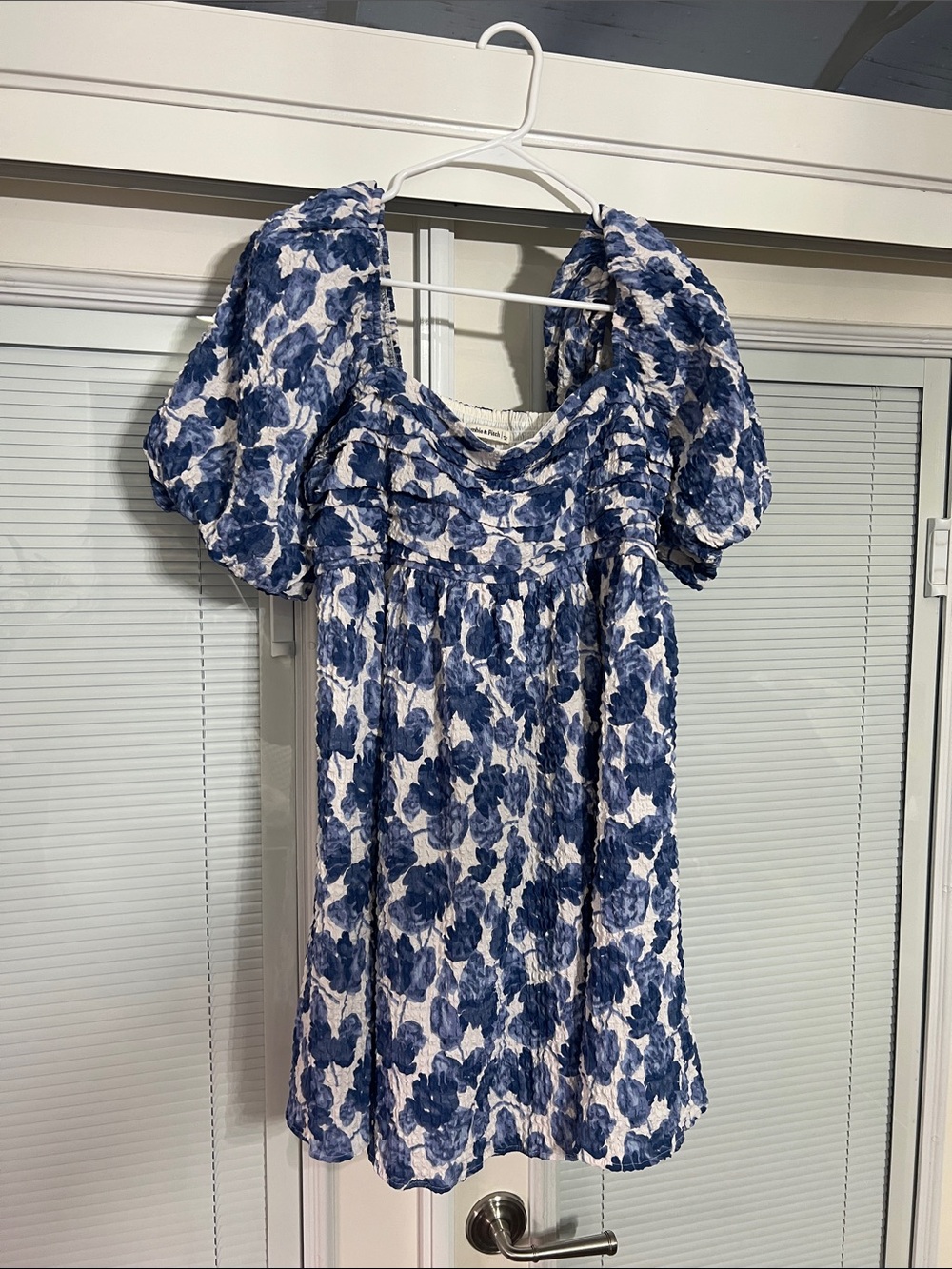 Abercrombie & Fitch Blue and White Floral Puff Sleeve Mini Dress